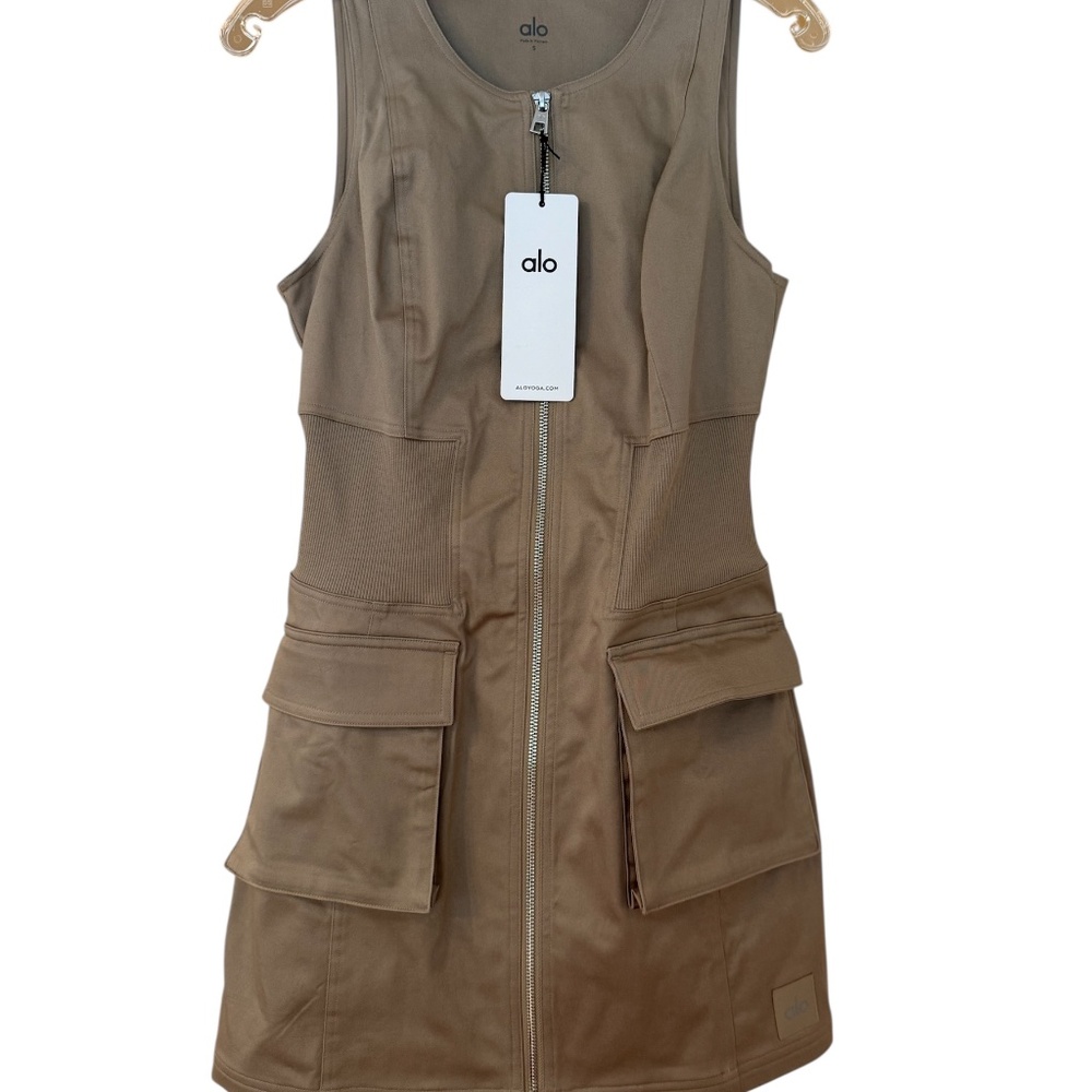 ALO Yoga Night Out Cargo Dress in Gravel/S